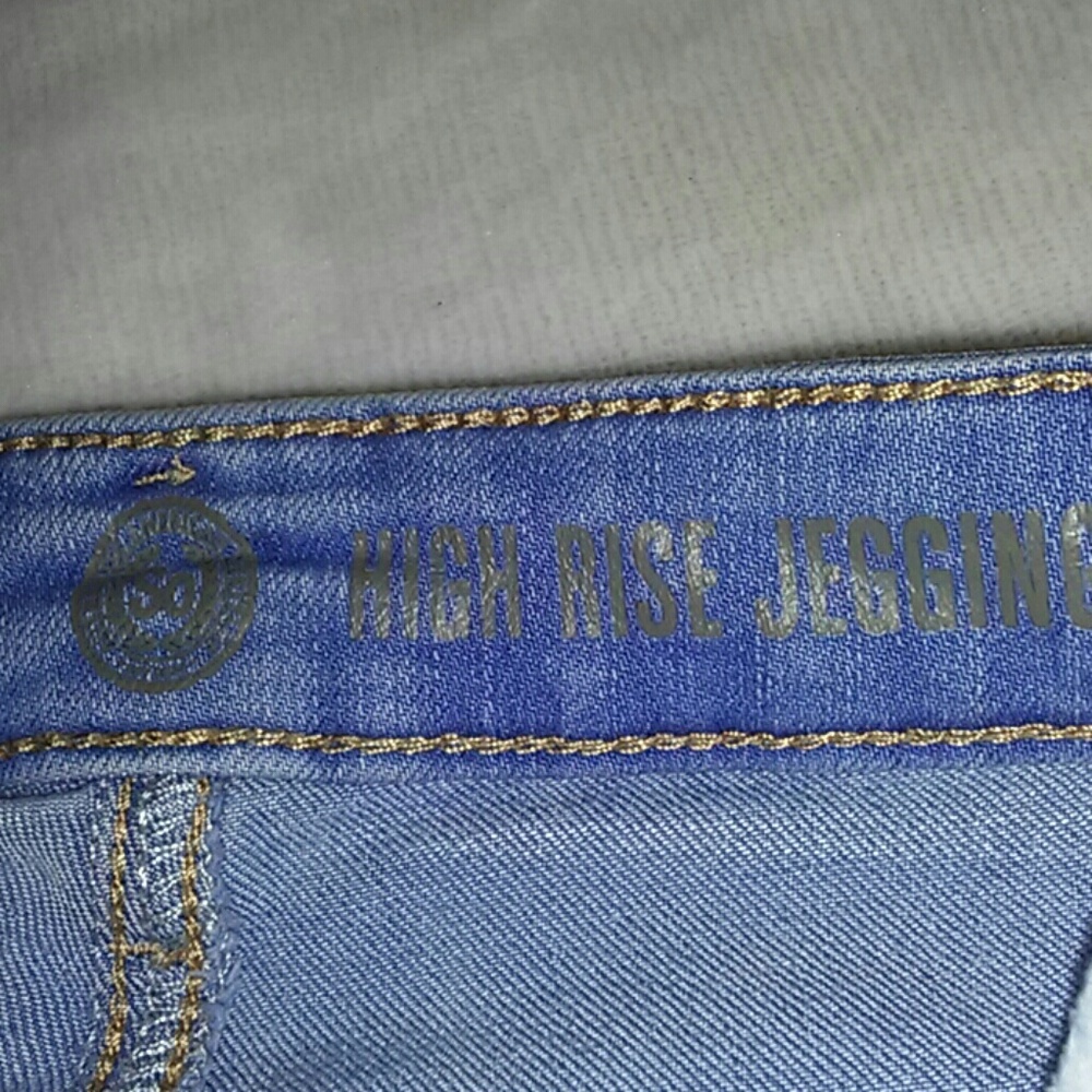 Light blue high waisted jeans